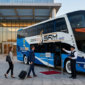 Unidades ejecutivas de Costa Bus preparadas para el traslado de personal y contrataciones de micros para viajes empresariales y eventos corporativos.